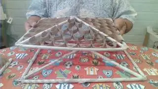 Como hacer una Pantalla de lámpara triangular con tubos de toalla de papel y diario.
