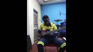 APPRENDRE GUITARE BASS, JAZZ SIMPLE, UN DOIGT