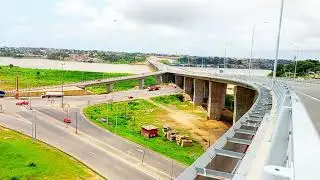 La gare est en construction ici &agrave; Abidjan, en C&ocirc;te d'Ivoire 🇨🇮