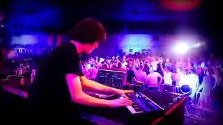 Singularity - Alone (Au5 & Fractal Remix) Virtual Riot First Show_ Colonia