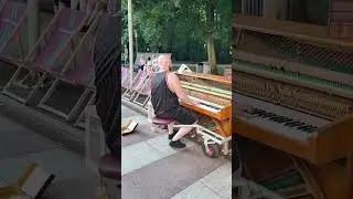 #poland #kołobrzeg #busker #streetmusic #piano