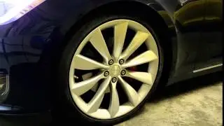 Tesla Model S - Air Suspension - 