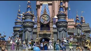 Mickey and Minnie&rsquo;s Magical friendship fair B Show!