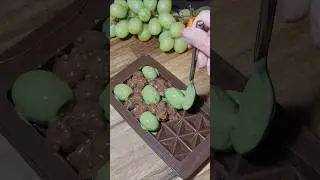Viral Matcha Chocolate Bark with Grapes & Blueberries 🍇🍫💚 Easy, Vegan, Crunchy