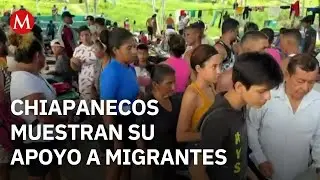 Caravana migrante descansa en Huixtla, Chiapas; iglesia les proporciona alimentos