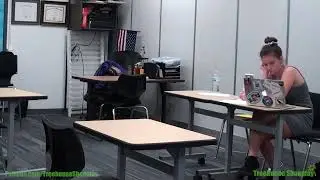 Debate Extreme Feet Shaking