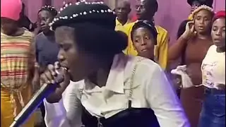 Moun yo pran kriz , 🥁🔥Gloire à l’agneau 🎤🔥 Sentespri Desann nan kantik la ( sa se adorasyon de lane🔥