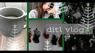 VLOGMAS 2019 | HOLIDAY LIVING ROOM TOUR & DITL SAHM VLOG (TWAS THE 1ST DAY OF DECEMBER!)