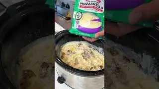 Easy crockpot dinner || I make a delicious white lasagna soup you will love