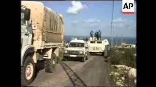 Lebanon - UN peacekeepers dismantle landmines
