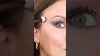 CONCEALER HACK every woman over 40 MUST TRY! #concealer #undereyewrinkles #hoodedeyes