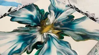 Simple, yet beautiful Dutch pour flower
