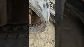 #mini excavator bobcat e35 changing the old tracks