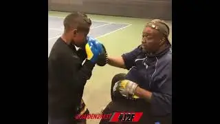 Flashback Friday legendary work with @papabearboxingcoach 🥊⁣⁣#boxing #champion #family