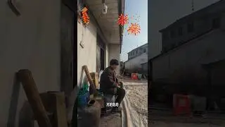 Chinese New Year is almost here! The roasted seeds business is booming! A woman is selling melon ...