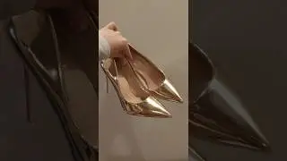 Golden heels ✨#highheels#fashion#heels#gold#ps5#unfrezzmyaccount#trending#viral#shorts#ysl#ytshorts