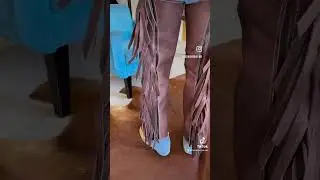 Cal&ccedil;a de couro americano (chaps) #cowboys #cavalo #rodeio #agro #cavalgada #boiada #vaquejada