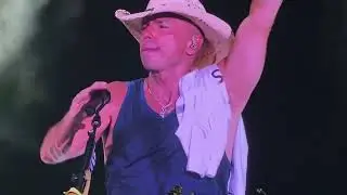 Kenny Chesney “She Thinks My Tractors Sexy” 6-16-22 Bristow VA Jiffy Lube Live