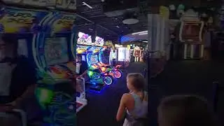 Dave & BUSTERS ARCADE tour VR Game