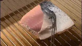 How to remove salmon skin