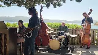 Ayo Brame Tenor  Rocco Stilphen Bass Myron Cohen - Drums Zack Shubert - Piano Billy Edward's - Bass