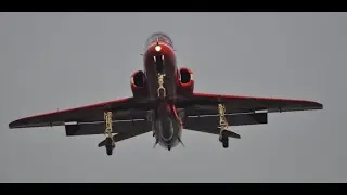 Maes awyr Y Fali - Red Arrows