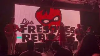 Qui&eacute;reme - Cola Jet Set  ( disfrazados de Los Fresones Rebeldes ) 2025