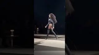 &ldquo;Walk like a horse&rdquo;: Naomi Campbell&rsquo;s secret to an effortless runway walk
