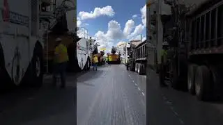 Getting 'er done 🎥: @lehmanroberts #asphalt #asphaltpaving #paving