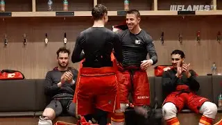 Фрости получает красный пиджак