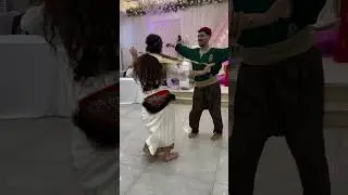 Danse &agrave; un mariage Kabyle  #kabylemusique #love #algeria #chansonkabyle #dzremix #music  #berb&egrave;res