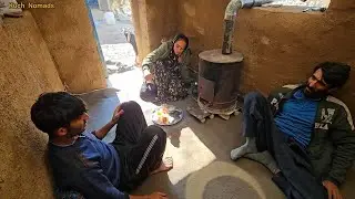 Nomadic Daily Life: A Family&rsquo;s Struggle to Survive in the Wild! 🔥🌿