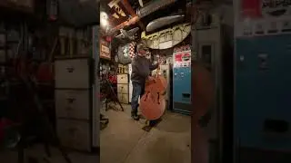 Single String Double gutbucket - washtub bass