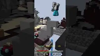 MEGA BLOCK CLUTCH IN SKYWARS! #shorts #minecraft