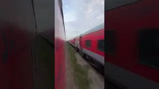 Gomati Nagar-Jaipur EXP Crossing Udaipur-Khajuraho EXP | 19716 vs 19666 Crossing #shorts #ytshorts