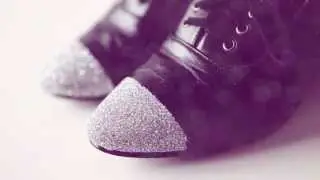 DIY sparkle & glitter shoes - DIY fashion video tutorial