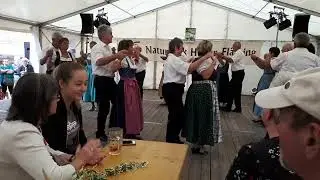 Die Cammer Tänzer beim Flämingmarkt in Görzke mit der Annemarie Polka