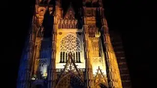 Cath&eacute;drale Saint Gatien TOURS FRANCE by night