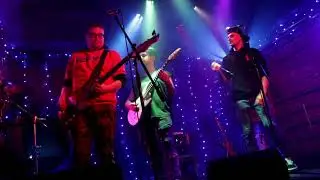 Слемополитен - Backfoot(Dinosaur Pile-Up cover)