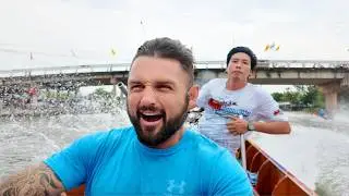 Drag Racing Turbo Longtail Thai Riverboats in Bangkok