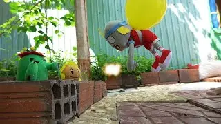 Plants vs Zombies Plush toy: Balloon Zombie attack | Moo Toy Story