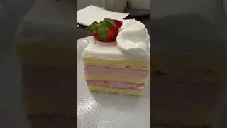 85 DEGREE STRAWBERRY CAKE #shorts #trending #viral #food #shortsfeed
