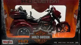 Harley Davidson 2021 CVO Tri Glide in red, 1:12 scale motorcycle model from Maisto, 32337