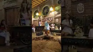 Pisa de uva , con las mujeres mas lindas