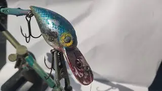WIGGLE WART ANTIQUE MODEL CRANK BAIT