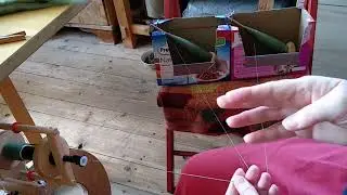 DIY skací stojánky pro DIY vřetánka a skaní dvojnitky z vřetánek na kolovrat Victoria S95