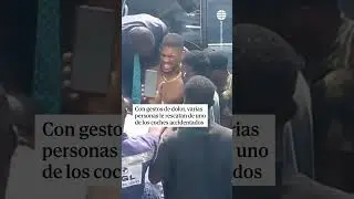 Momento en el que el boxeador Anthony Joshua es rescatado tras sufrir un accidente de coche #boxeo