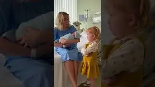 Mom Introduces New Baby&hellip; Big Sister&rsquo;s Reaction Is PURE DRAMA 🤣🍼 #FunnySibling #kidsreaction  #funny
