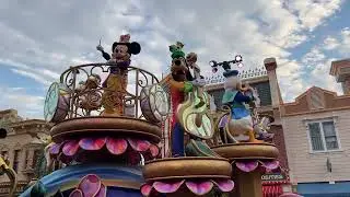 Disneyland Hong Kong, parade on Main Street.