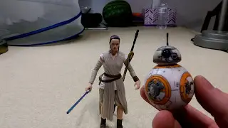 Star Wars Action Figure Review - Black Series 6-inch Rey (Jakku) and BB-8 !!!